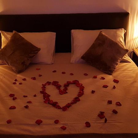 Love Room Jaccuzi Puisserguier Εξωτερικό φωτογραφία