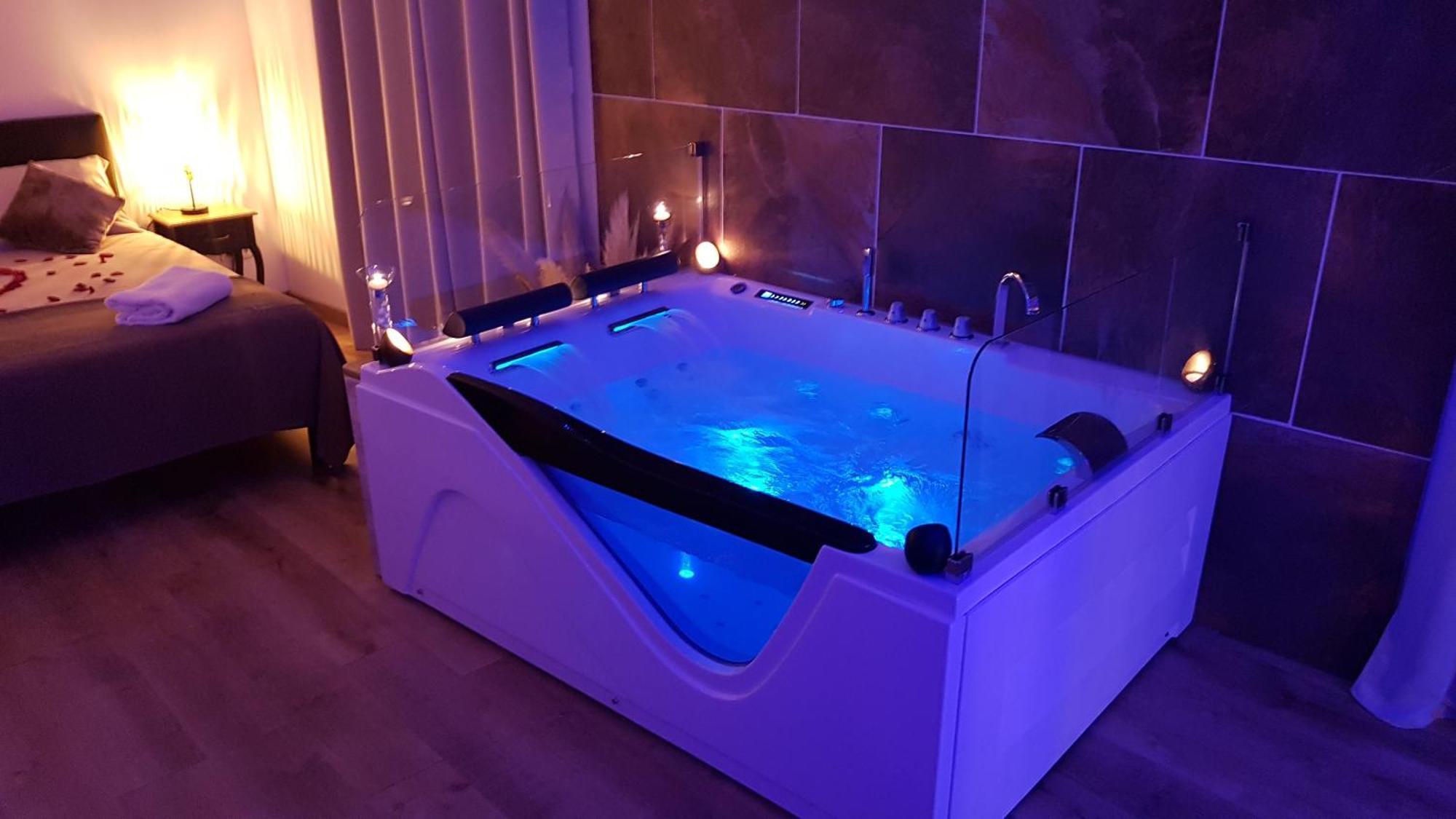 Love Room Jaccuzi Puisserguier Εξωτερικό φωτογραφία