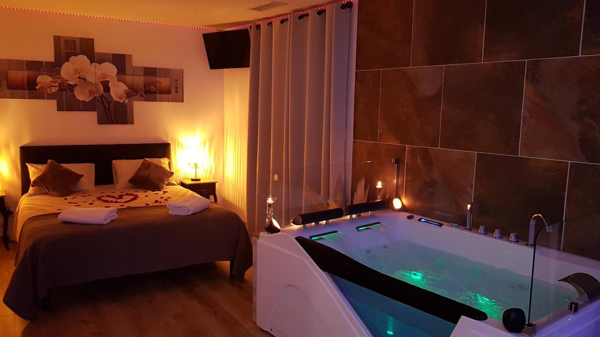 Love Room Jaccuzi Puisserguier Εξωτερικό φωτογραφία