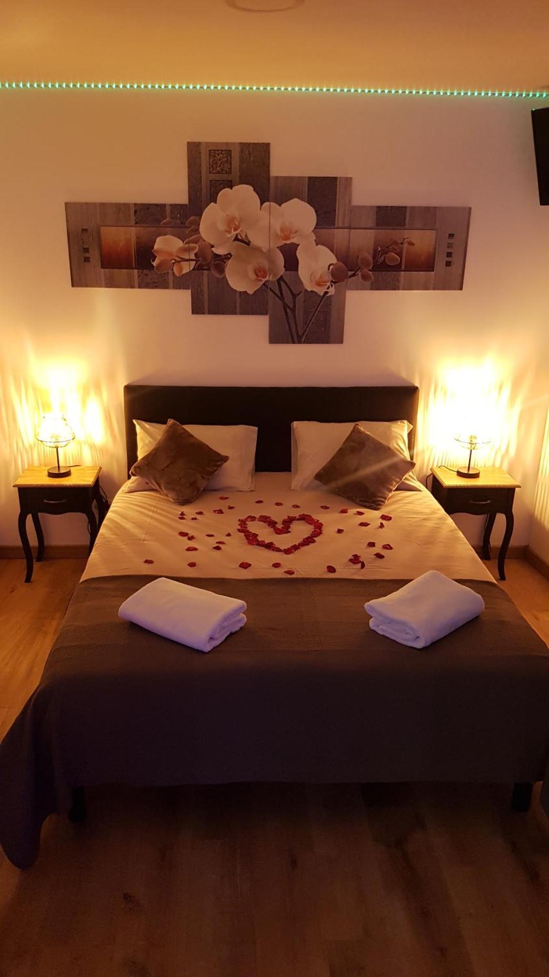 Love Room Jaccuzi Puisserguier Εξωτερικό φωτογραφία